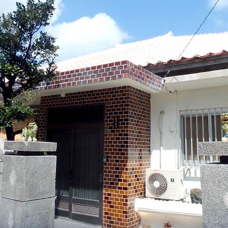石垣島 一棟貸切りのお宿 ちゅら赤瓦 Ishigaki  Zewnętrze zdjęcie